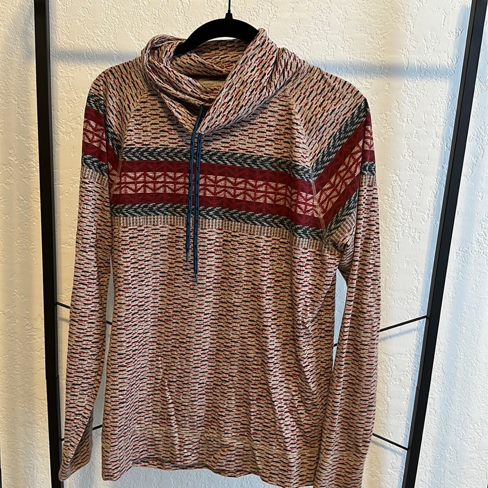 Men’s medium American Rag pull-over